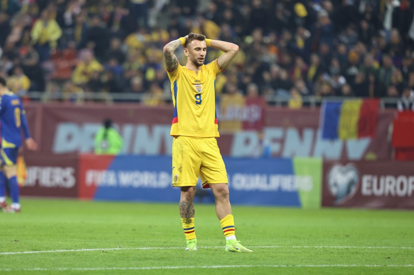 Denis Drăguș, ratări incredibile în România – Bosnia. Atacantul i-a exasperat pe comentatorii de la Antena 1