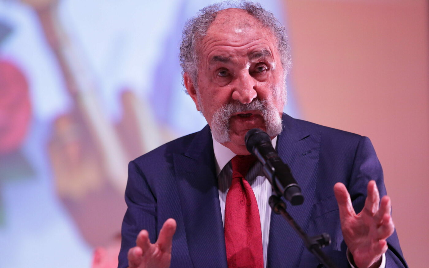 „Băi, Țiriac, eşti nebun?”. De ce nu vrea nimeni să ia „bijuteria” în care magnatul investeşte 7.500.000 de euro, deşi o dă cadou