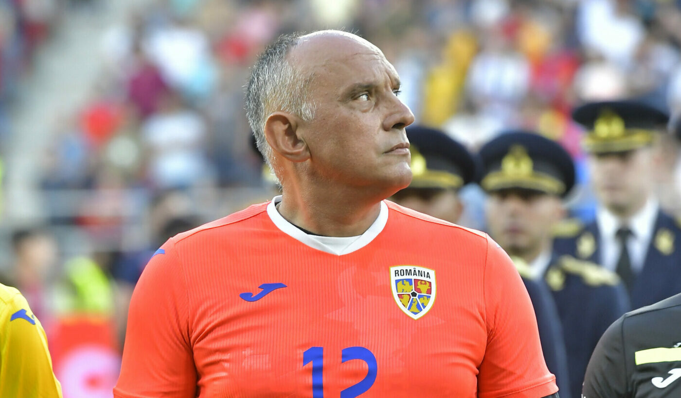 „Ma-duc-sa-i-dau-un-pumn-lui-Prunea.-Fotbalistul-din-Generatia-de-Aur-care-a-vrut-sa-l-bata-pe-portarul-nationalei-dupa-gafa-din-meciul-cu-Suedia-de-la-World-Cup-1994-1-scaled-e1745085245417-1400x820.jpg