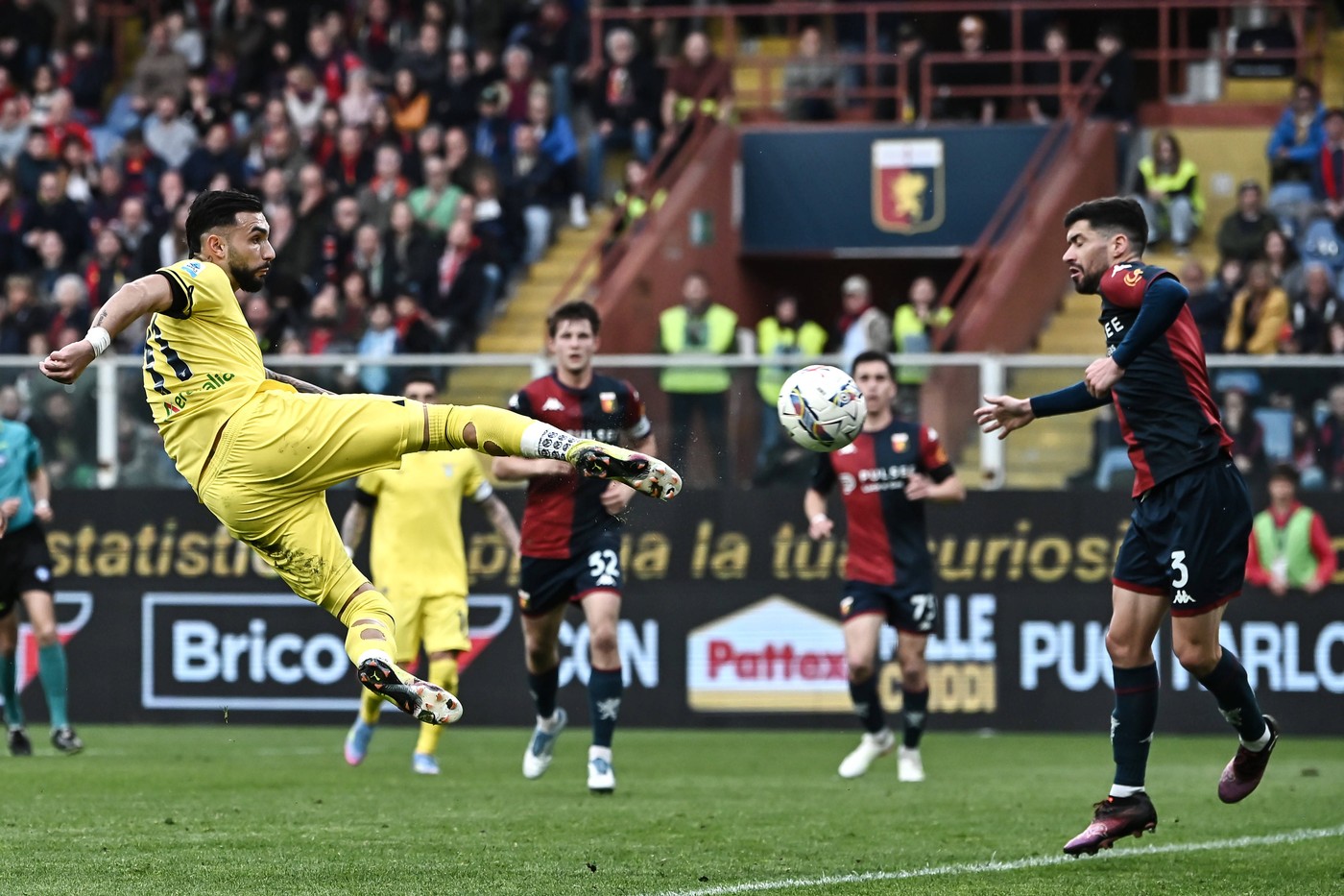 A făcut cuplu ofensiv cu Mitriţă în America, iar acum e star în Serie A, unde a marcat un gol de generic în poarta echipei lui Dan Şucu