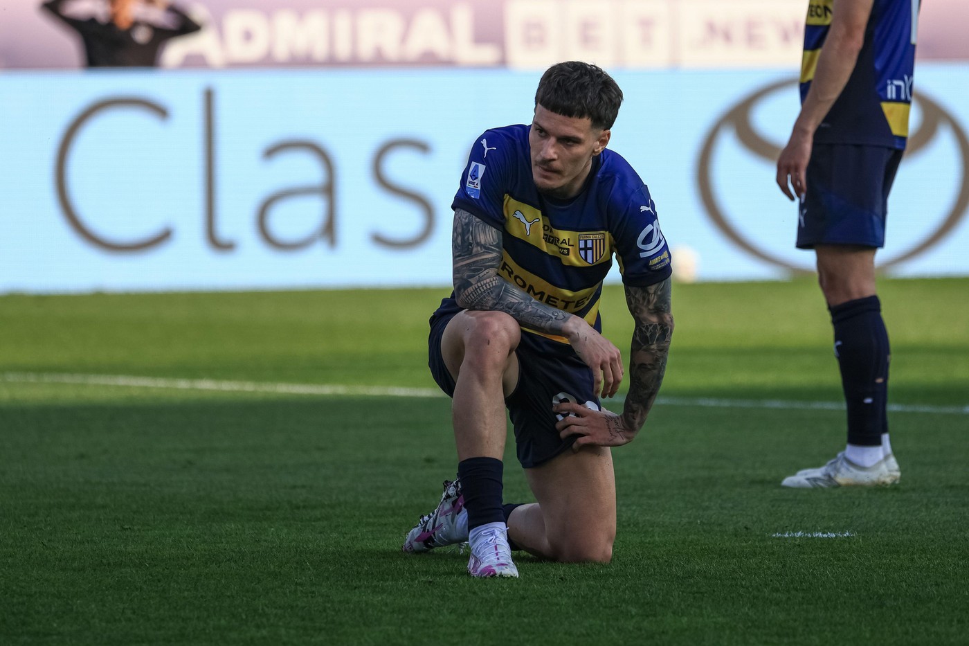 Adrian Mutu ştie de ce nu-l bagă Cristi Chivu titular pe Dennis Man