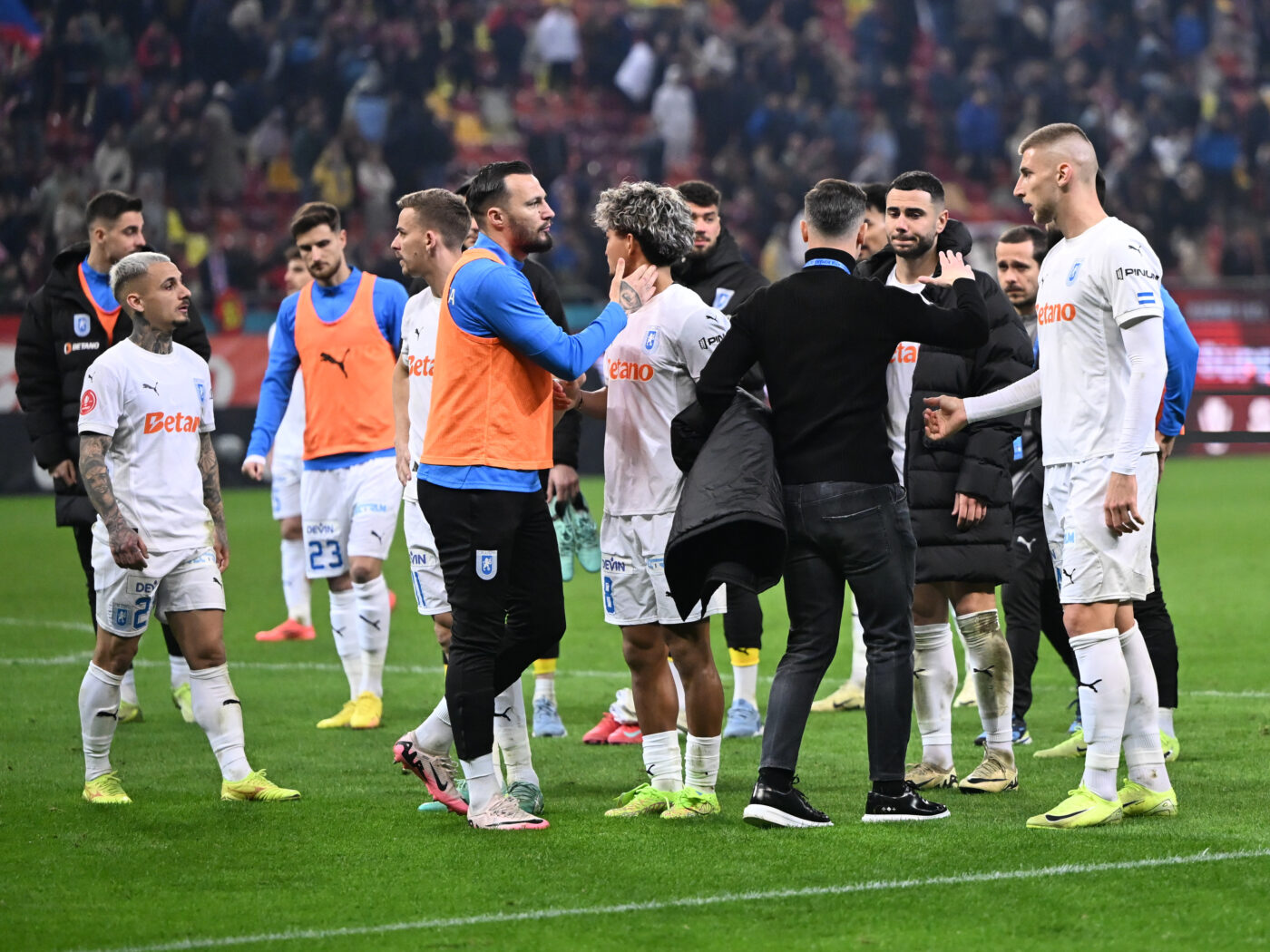 Atacantul s-a accidentat în derby-ul Universitatea Craiova – FCSB şi are șanse minime să mai joace în acest sezon! EXCLUSIV