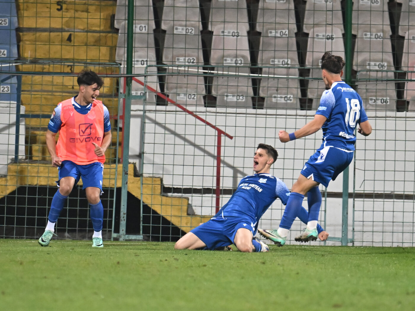 Atacantul de 22 de ani, român, pe care se luptă Dinamo, Gică Hagi şi Universitatea Craiova