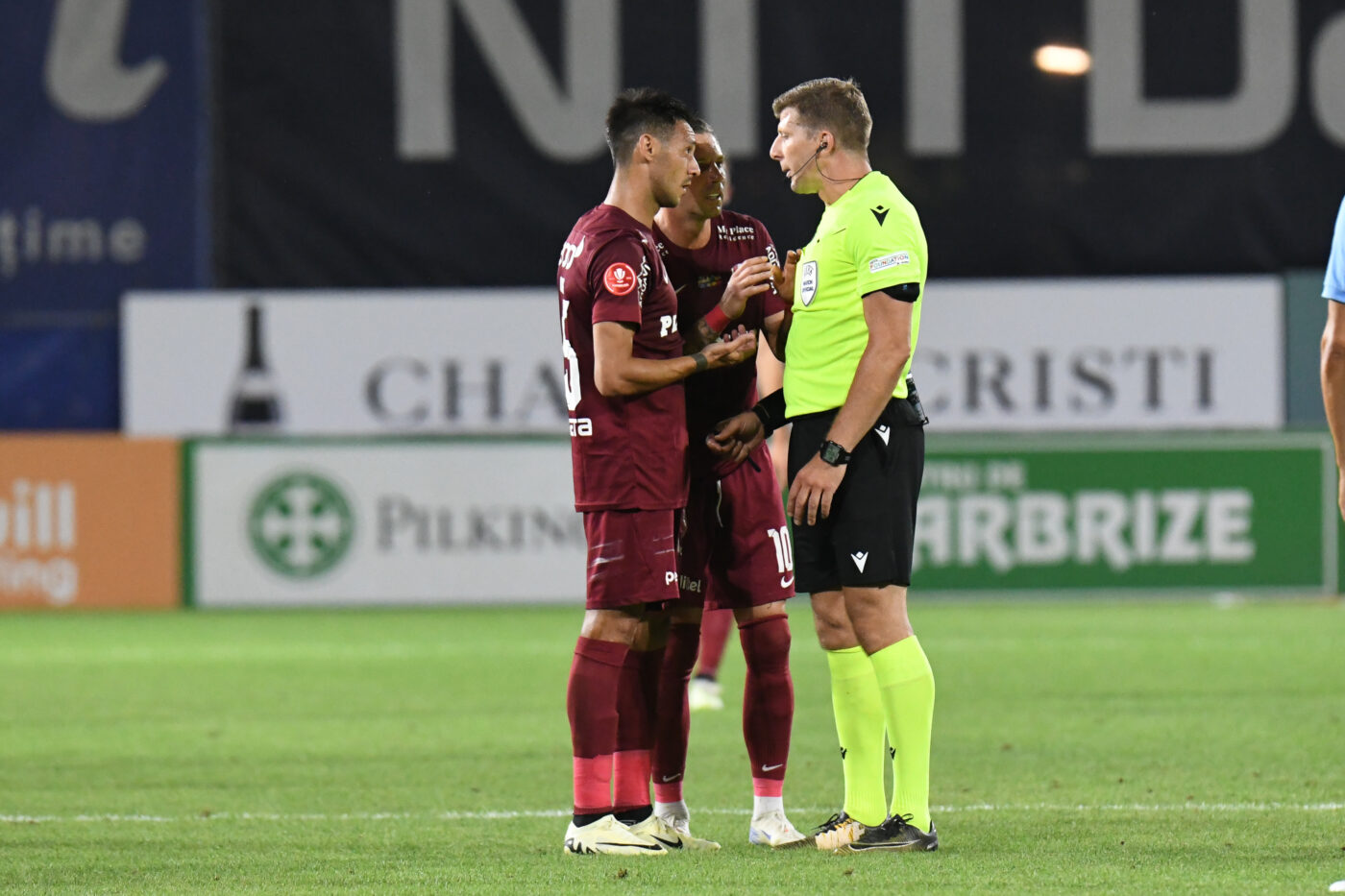 CFR Cluj e pregătită să ia decizia în cazul lui Ciprian Deac și Mario Camora. Patronul Nelu Varga le-a pecetluit deja soarta, dar președintele Cristi Balaj a încercat să amâne anunțul oficial