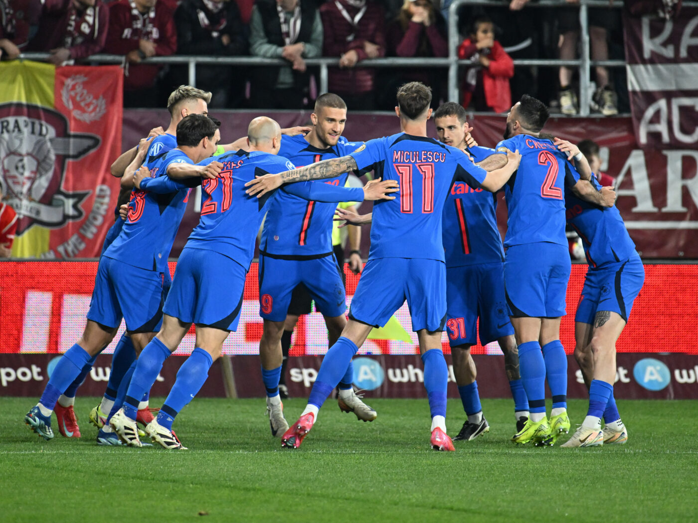 Ce a arătat Daniel Bîrligea la camera TV, pe stadionul Giulești, după ce a marcat în Rapid – FCSB