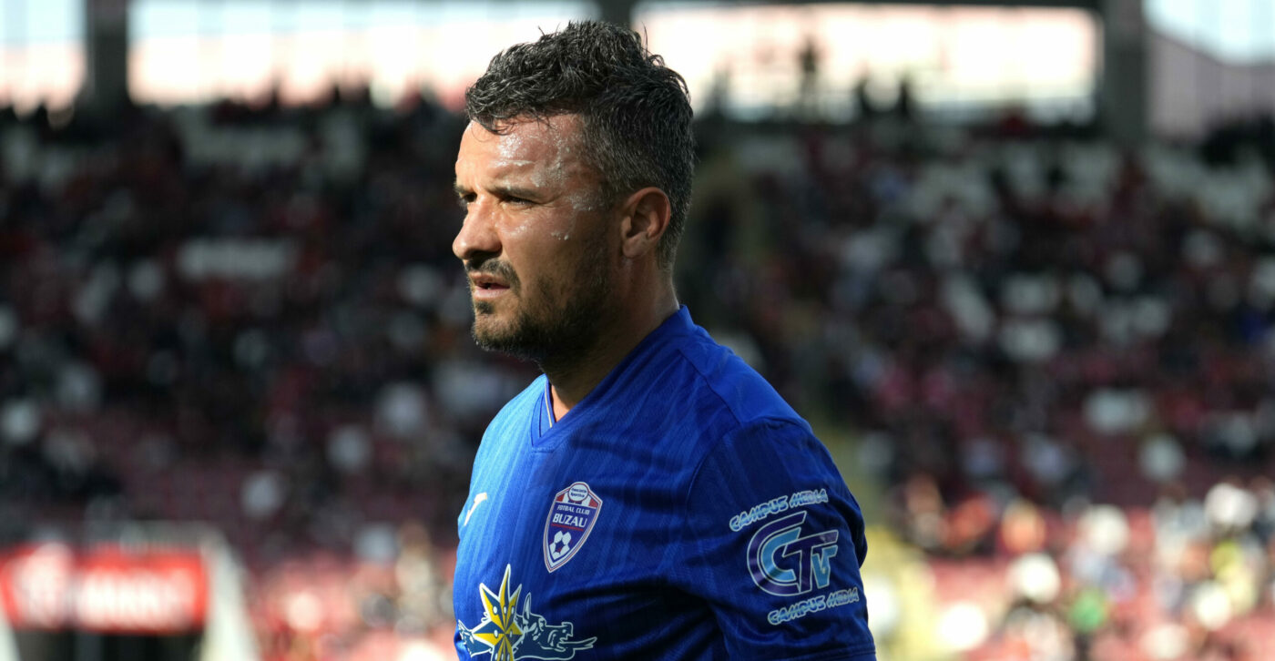 Constantin Budescu l-a umilit pe Ilie Stan, după ce antrenorul i-a anunțat retragerea prematură: „Vorbește mult. Îl înțeleg că a revenit și el în fotbal, dar…”