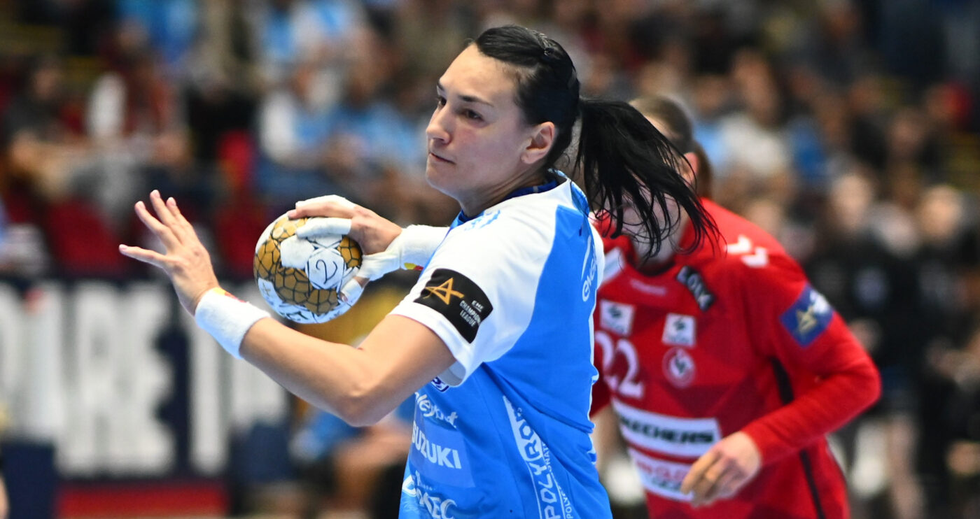 Cristina-Neagu-in-lacrimi-dupa-ultimul-meci-european-jucat-in-Romania-1400x742.jpg