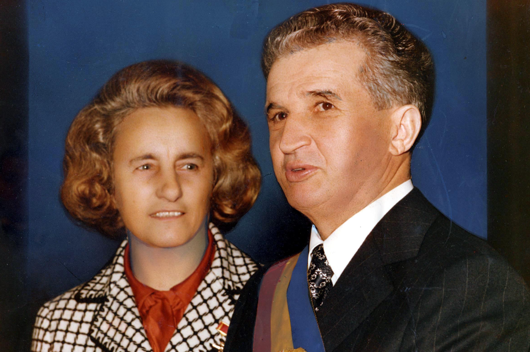 Cum petreceau Elena Ceaușescu și Nicolae Ceaușescu de Paște. Ce se întâmpla sub nucul de la Scornicești, când românii mureau de foame