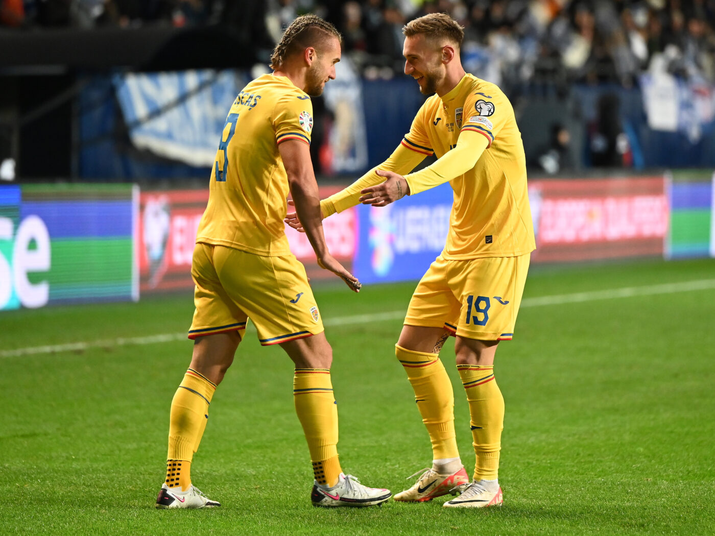 Derby-ul românilor din sferturile Cupei Turciei s-a lăsat cu 3 roşii. Ce au făcut Denis Drăguş şi George Puşcaş
