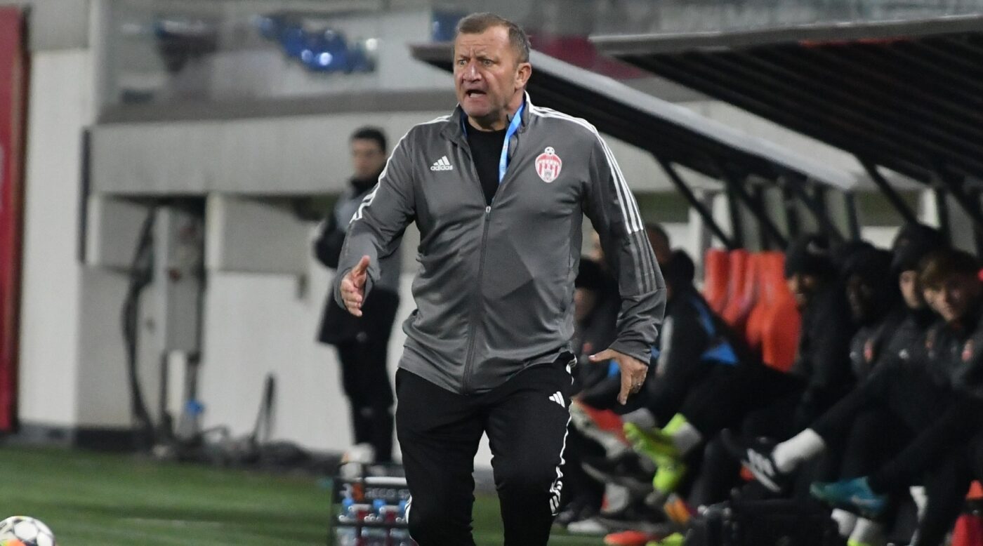 Dorinel Munteanu şi-a distrus fotbaliştii după eşecul dur cu Farul: „Un dezastru, o catastrofă! Nu s-au căutat problemele care sunt în vestiar”