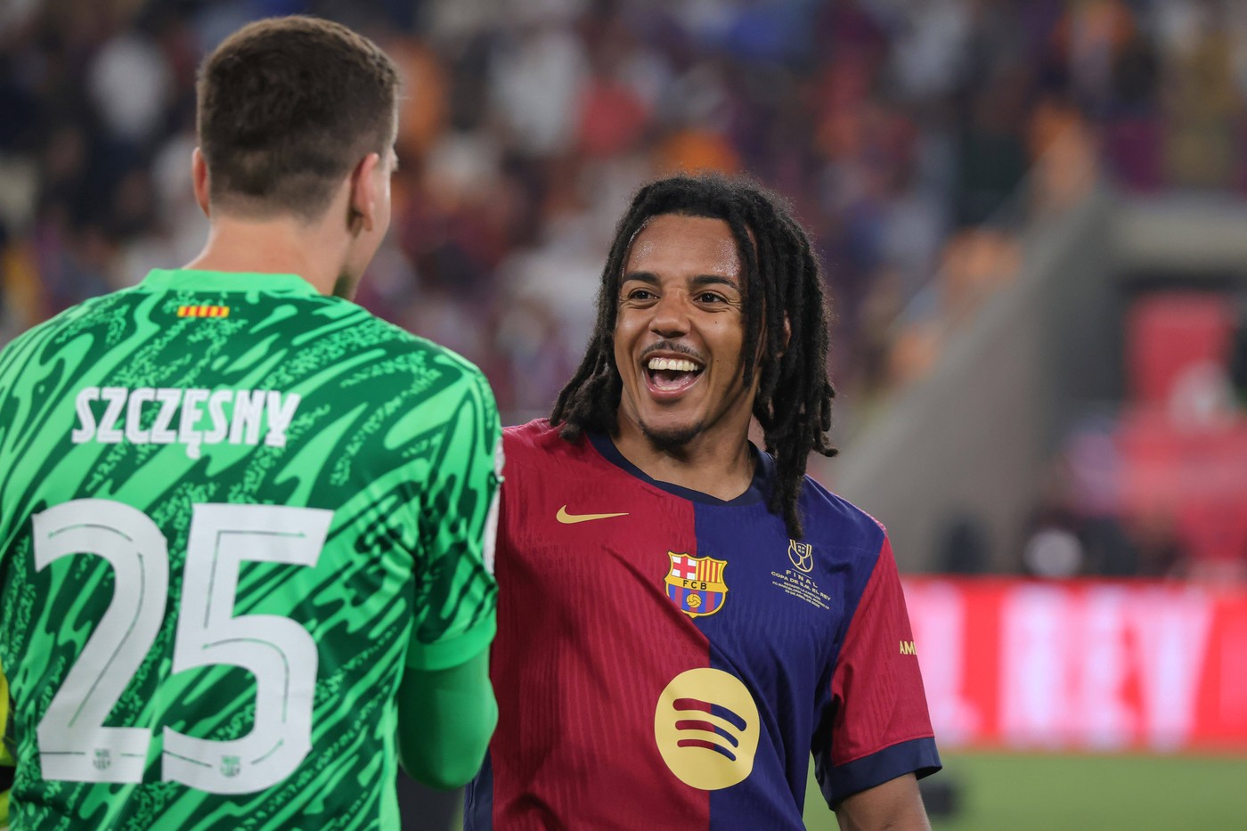 Fabulos! Ce a făcut Kounde, viitorul rival pe post al lui Rațiu la Barcelona, pentru a se asigura că nu mai întârzie la antrenamente şi nu mai e amendat de Flick