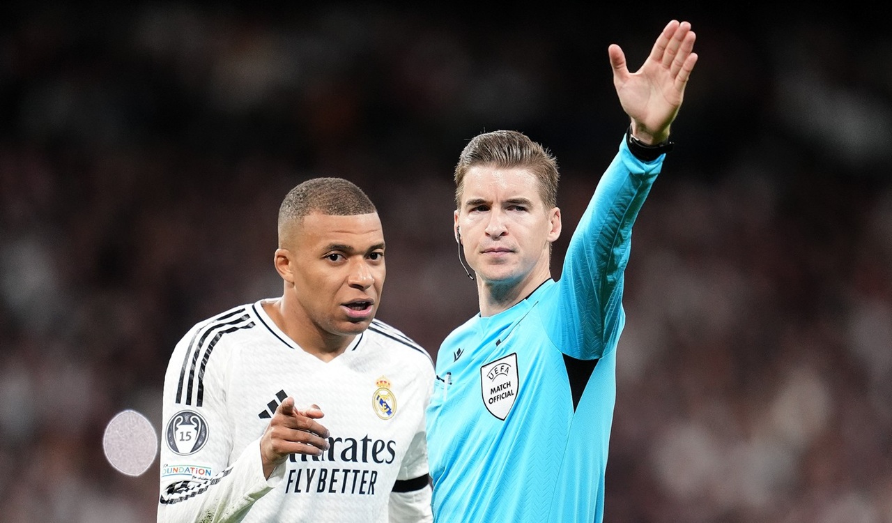 Fază controversată în Real Madrid - Arsenal Londra. Arbitrul a dat penalty la Mbappe, dar a întors decizia, cu ajutorul VAR, după 5 minute