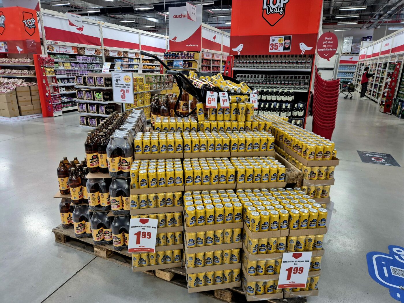 (P) Nu e derby, dar e sărbătoare: de 1 Mai, berea Frățică, disponibilă exclusiv în magazinele Auchan, face spectacol la grătar