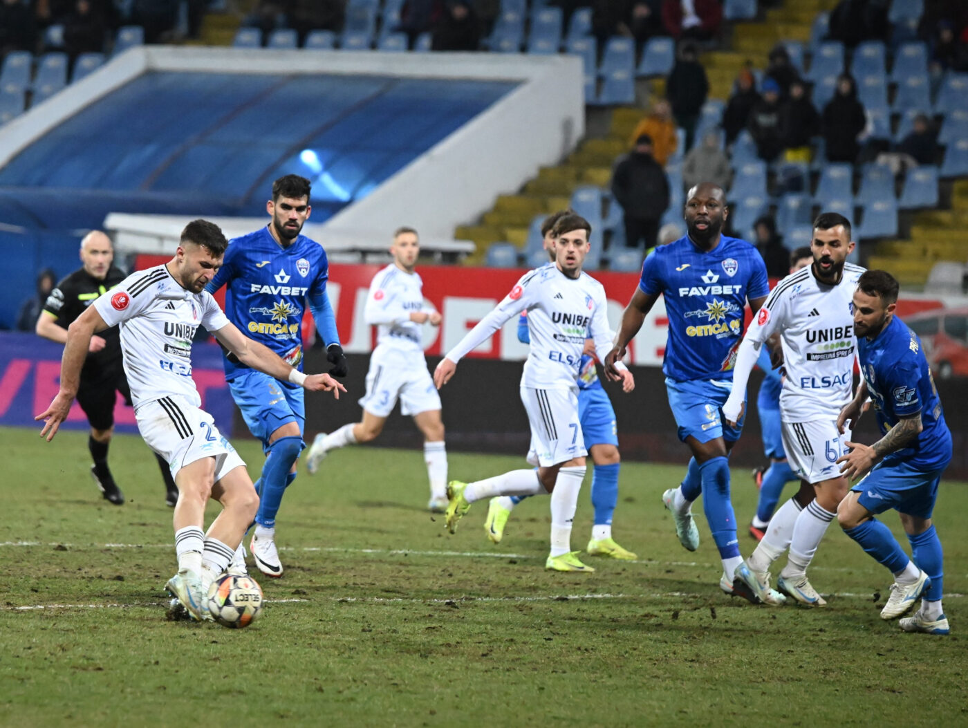 Gloria Buzău – FC Botoșani 0-2, în etapa 6 a play-out-ului din Superliga. Echipa lui Leo Grozavu trimite UTA pe loc de baraj