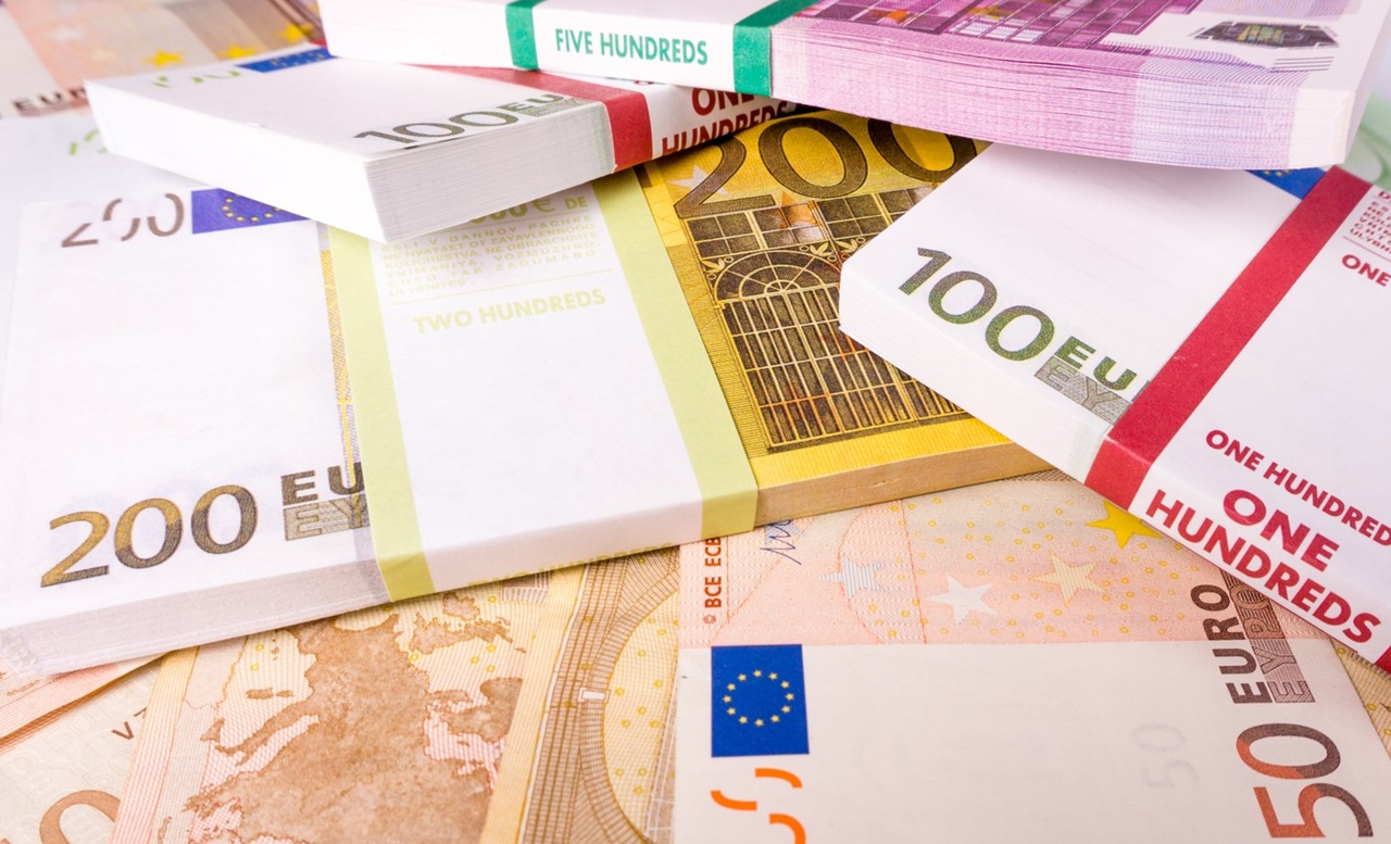 Imens-pentru-Romania-infim-pentru-Europa.-Cati-bani-a-primit-FCSB-jackpotul-lui-Gigi-Becali-e-mizilic-pentru-seicii-qatarezi-de-la-PSG.jpg