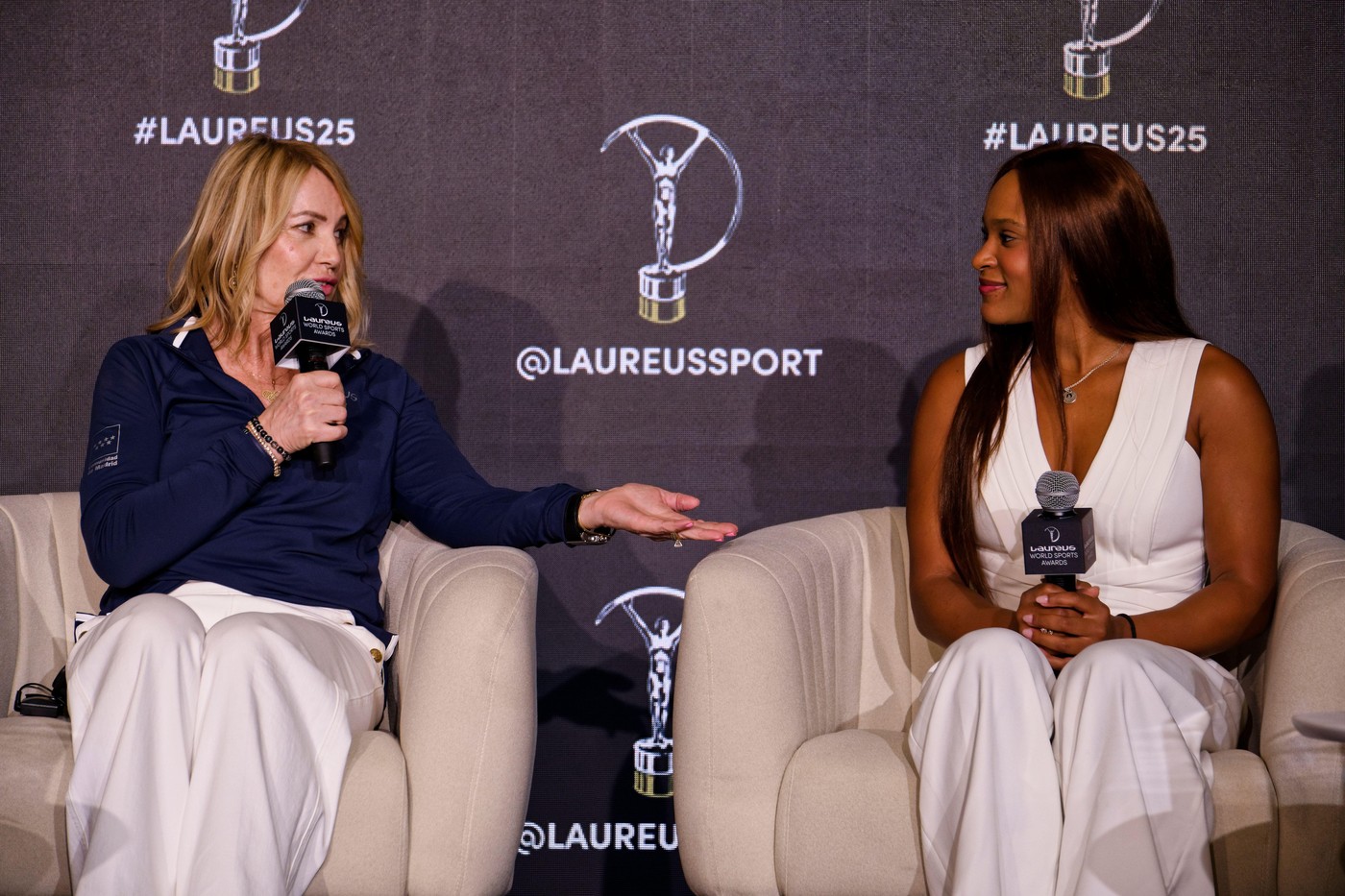 Italienii de la Vanity Fair au scris despre întâlnirea dintre Nadia Comăneci şi Rebeca Andrade. Cum e văzută românca de campioana din Brazilia: „E un punct de referință la nivel mondial”