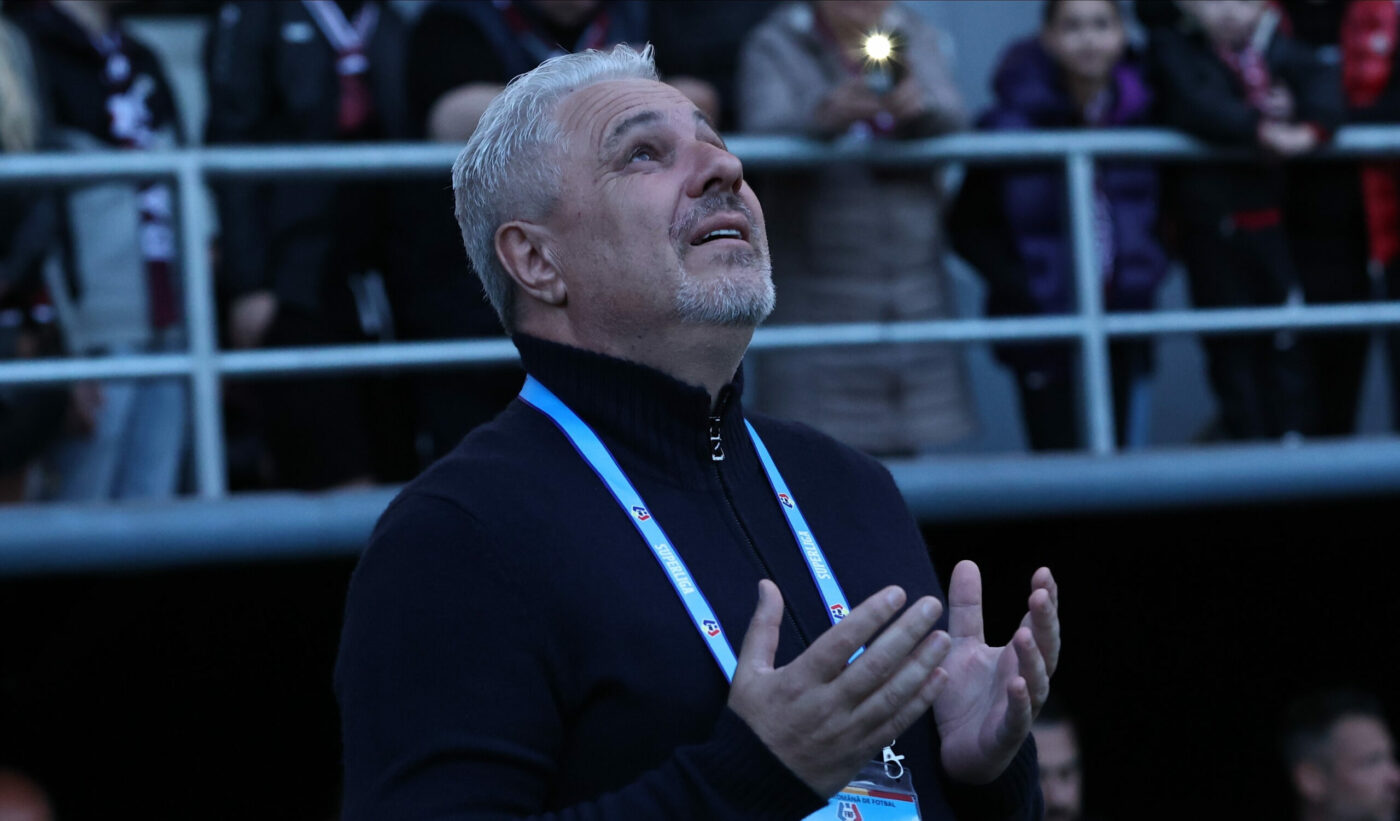 Marius Şumudică, desființat de fani pe pagina de Facebook a Rapidului: „Afară din Giuleşti! Un circar de antrenor”
