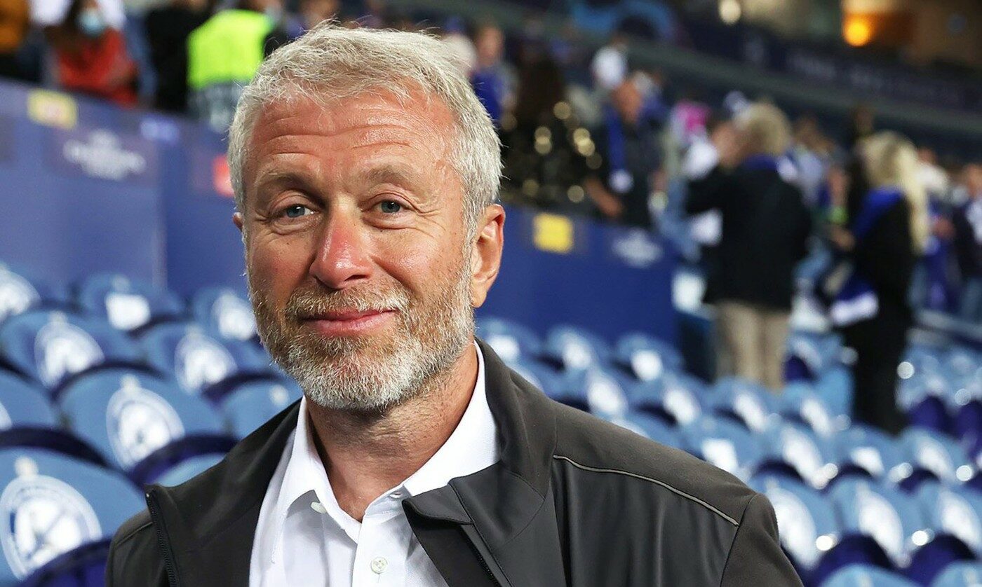 Roman Abramovich rupe tăcerea despre tranzacția de 3.000.000.000 de euro. Toți banii au fost blocați pentru a fi donați Ucrainei în războiul cu Rusia, iar oligarhul lui Putin spune totul într-o carte explozivă