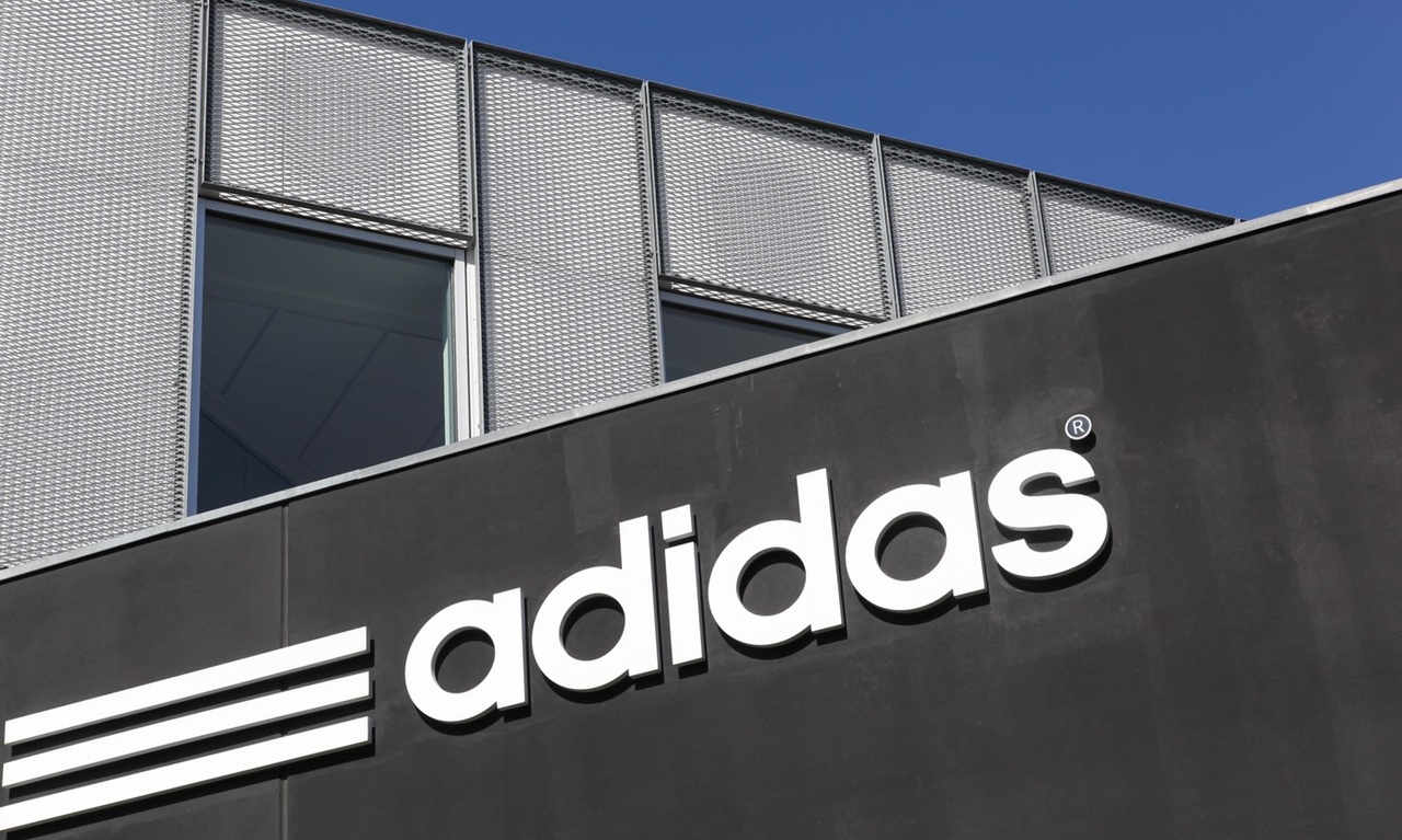 Seful-Adidas-a-facut-anuntul-dupa-taxele-impuse-de-Donald-Trump-„Preturile-noastre-vor-creste-nu-producem-mai-nimic-in-SUA.jpg