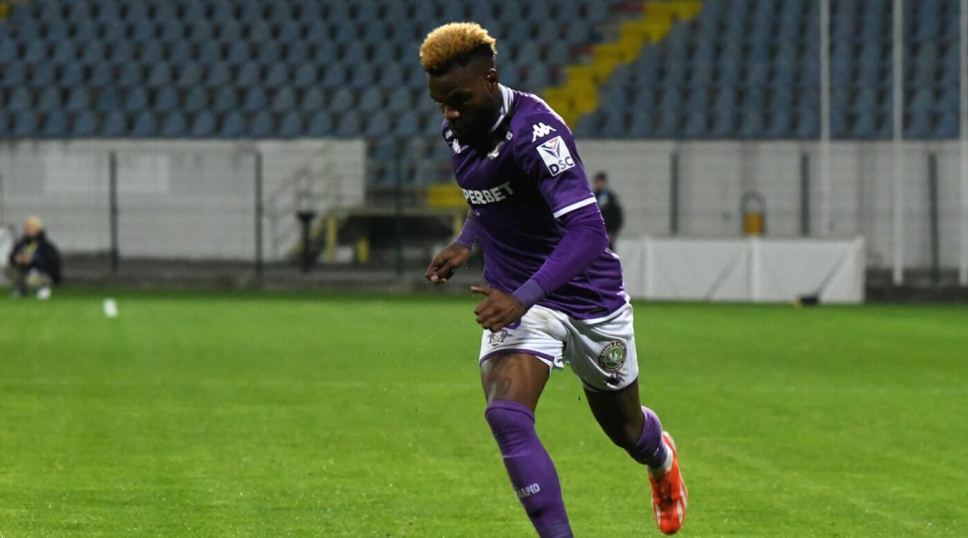 Strigătul disperat de ajutor al lui Aaron Boupendza. Africanii au aflat că a cerut consilierea unui psiholog cu o zi înainte să se arunce de la etajul 11