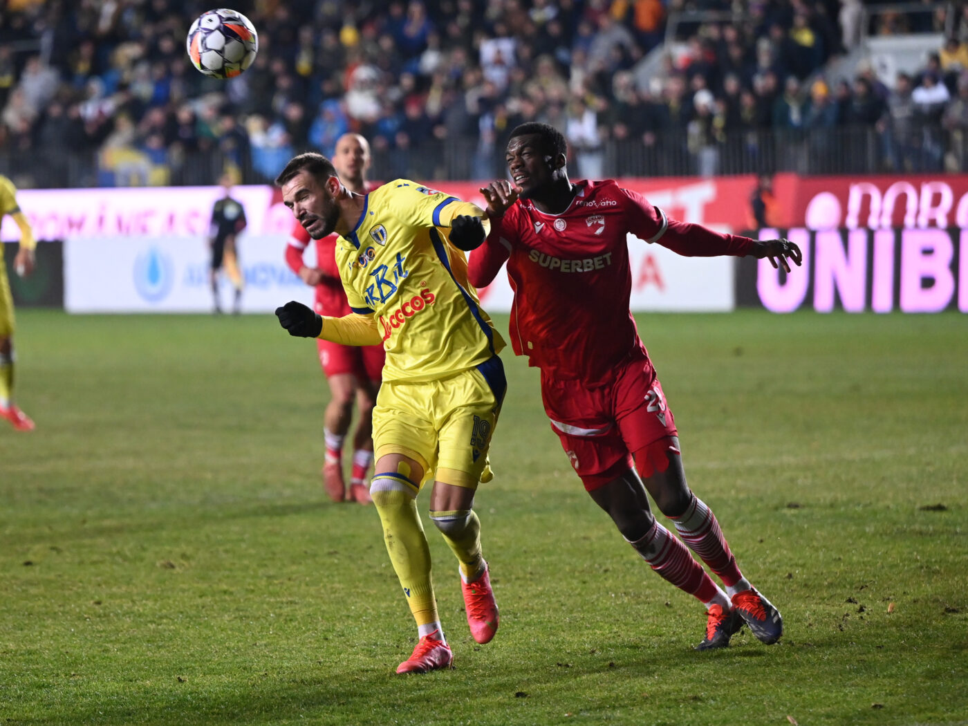 Transfer șoc în Superliga! FCSB l-ar fi ofertat pe Josue Homawoo, fotbalistul care a refuzat să continue la Dinamo