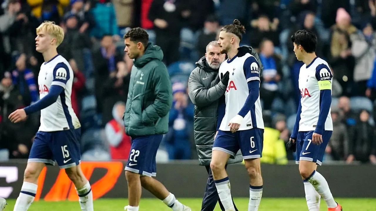 „Îl lasă să strălucească”. Lovitură grea pentru Radu Drăgușin, care a fost retrogradat la Tottenham