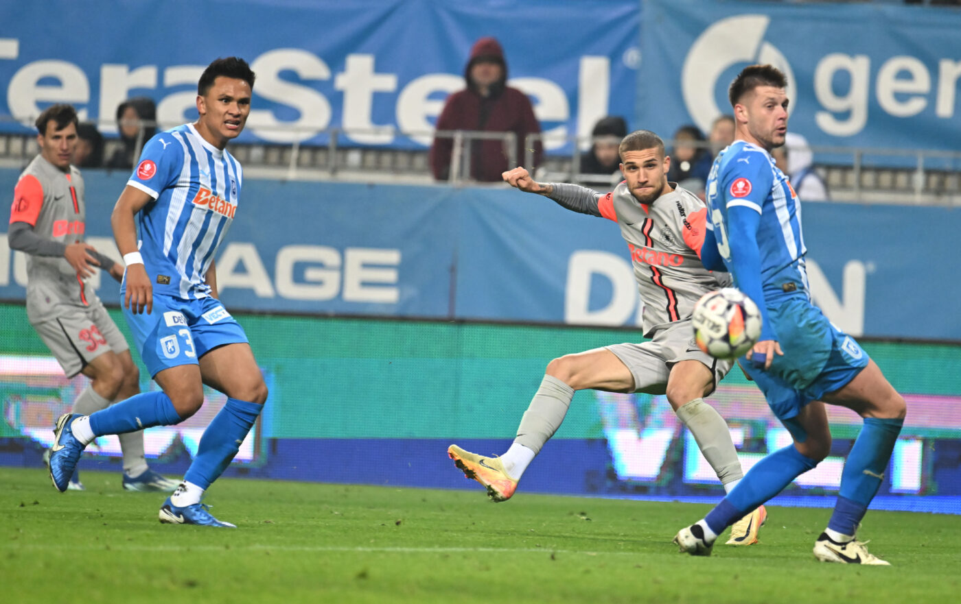 Universitatea Craiova – FCSB Live Video Online, de la ora 21:00, în etapa 4 din play-off-ul Superligii. Echipele de start. Preferatul lui Gigi Becali joacă titular