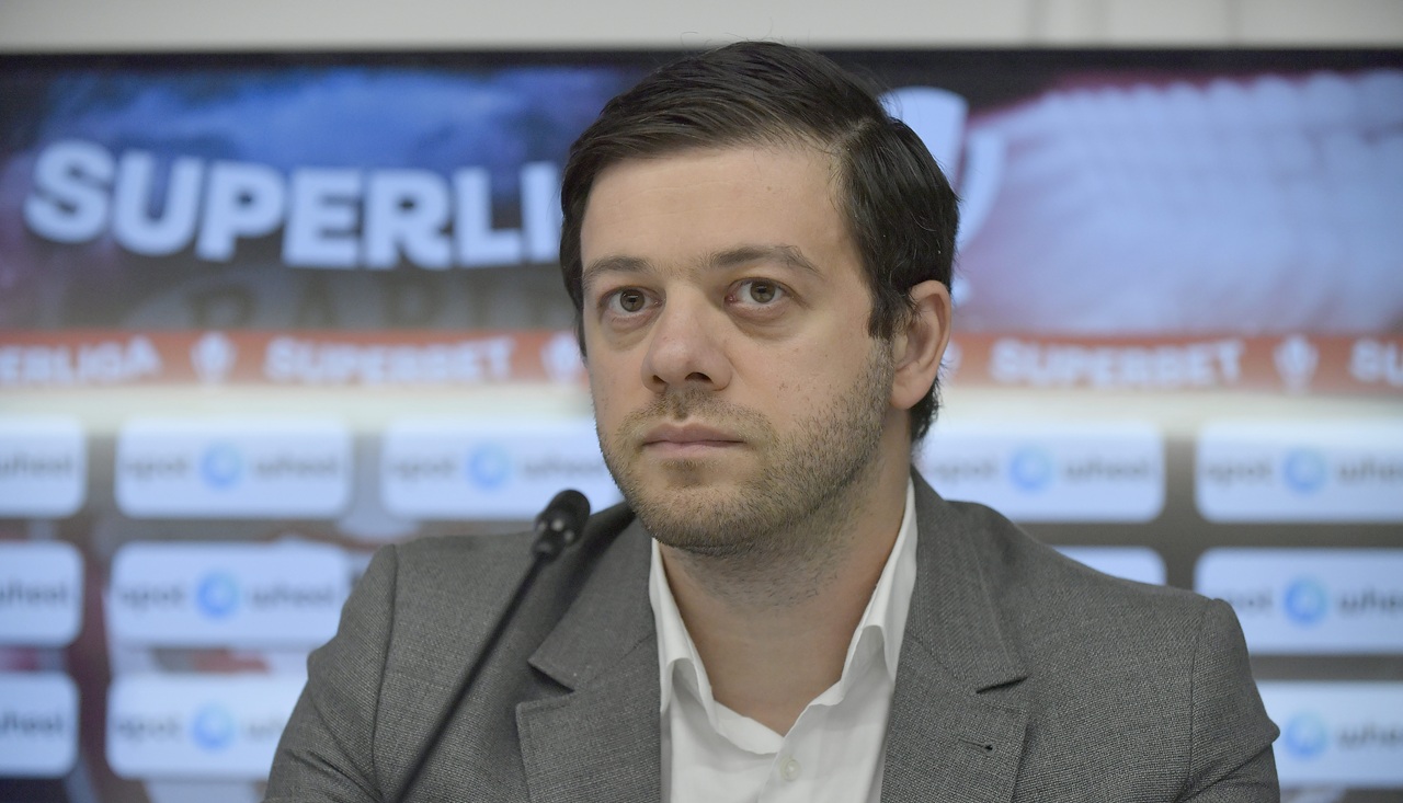 Victor Angelescu n-a mai aşteptat şi a intrat în direct, la TV, imediat după eşecul cu U Cluj. Mesaj clar pentru Marius Şumudică