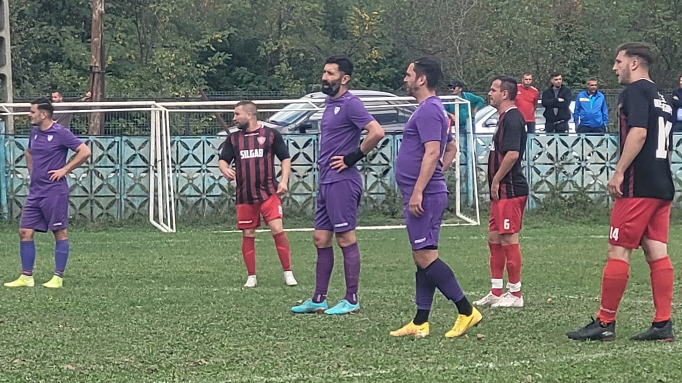 Fost campion al României a jucat suspendat de FRF în Liga 5! A marcat cinci goluri în victoria echipei sale, anulată de AJF! Acum poate reveni pe margine ca antrenor, în Liga 3, fiindcă și-a ispășit pedeapsa!