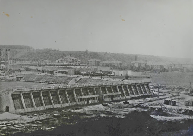 Stadionul din Scornicești în construcție, anul 1986. Sursa: Arena Olteana