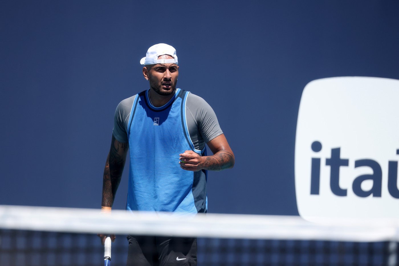 „Nebunul-Kyrgios-a-facut-o-din-nou-„Ia-steroizi-nu-vitamine-1.jpg