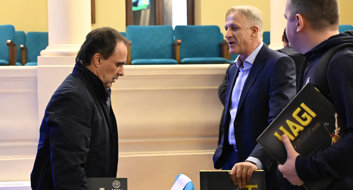 Adevărul despre viața analiștilor TV din România. Câte ore muncesc, de fapt, Basarab Panduru sau Ilie Dumitrescu pentru salariile de mii de euro