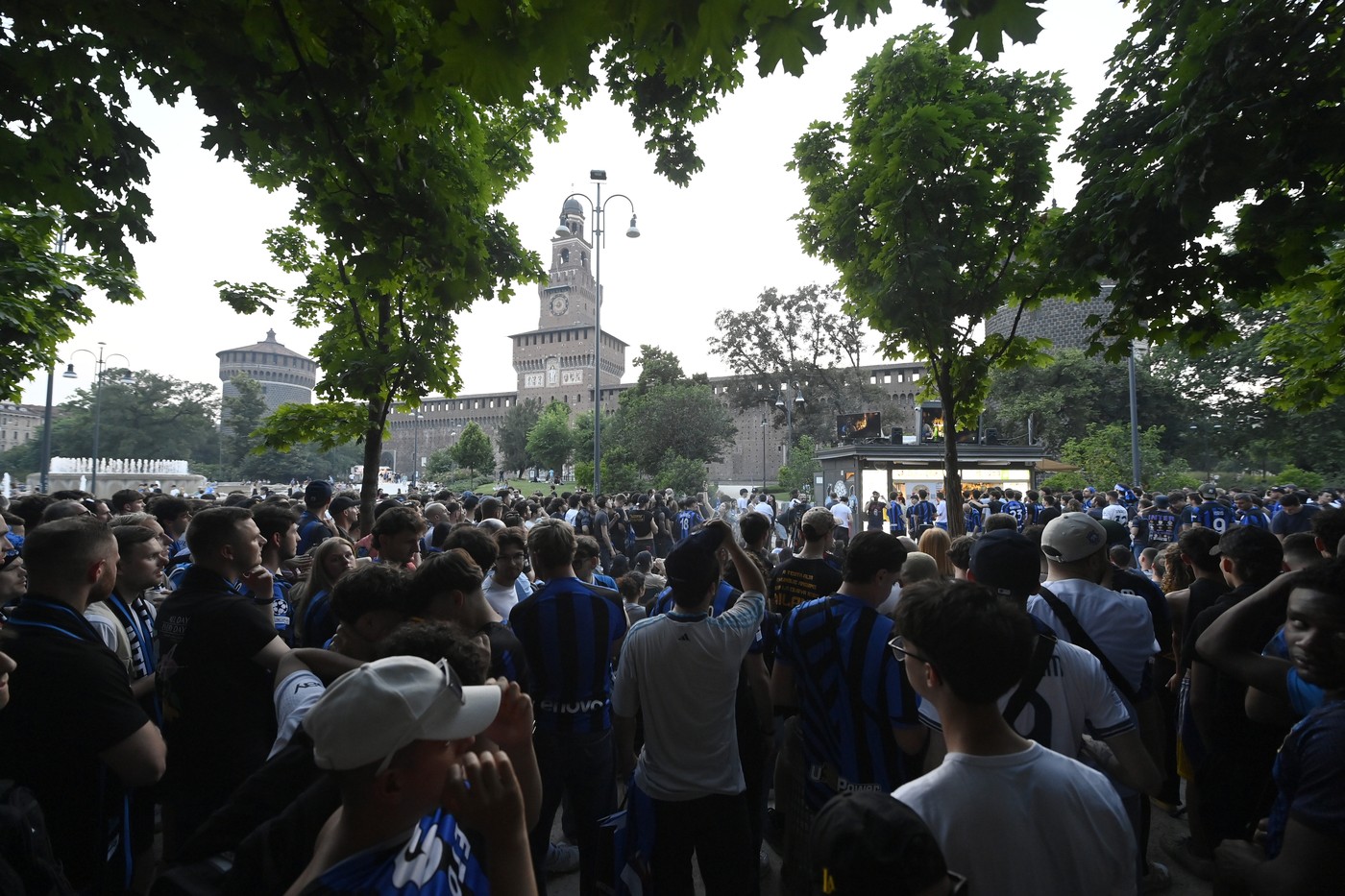 Bătaie cu răniți în metroul din Munchen între ultraşii lui PSG şi cei ai lui Inter
