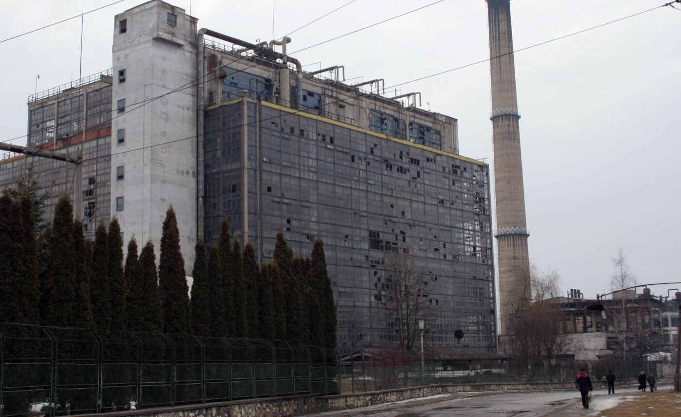 Bază de 60.000.000 de euro pe locul fostului combinat industrial de poliester. Investiție uriaşă în orăşelul din România
