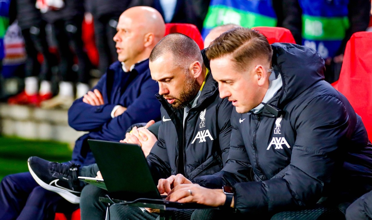 Chivu, amăgit de Ajax. Prietenul lui Ogăraru a primit postul de antrenor principal al „lăncierilor”