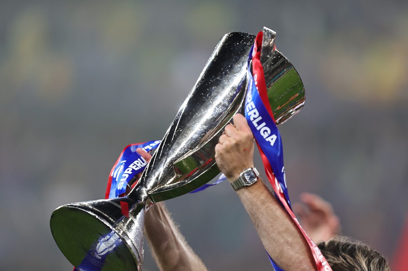 Compania cu afaceri de peste 300.000.000 de euro, gata să preia fosta campioană a României! Echipa din Superliga devine o forță