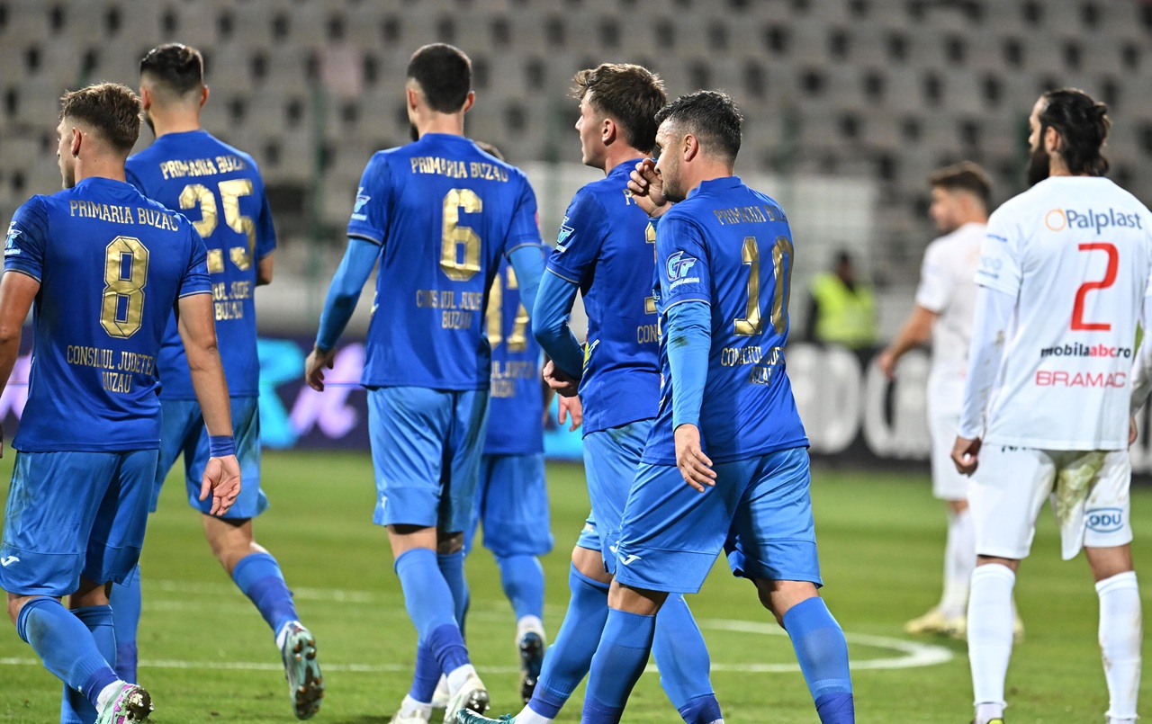 Constantin Budescu, contract reziliat. Alți 6 fotbaliști au fost puși pe liber