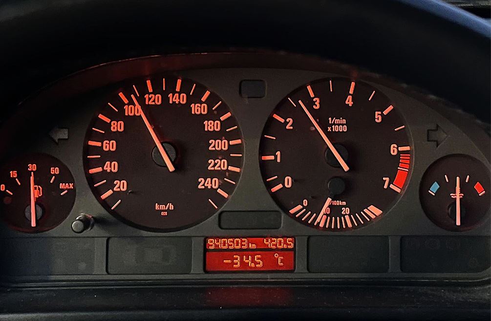 Cum-arata-un-BMW-Seria-5-cu-aproape-1.000.000-de-kilometri-parcursi-Detaliul-greu-de-crezut-de-la-ultima-revizie-a-masinii.jpg
