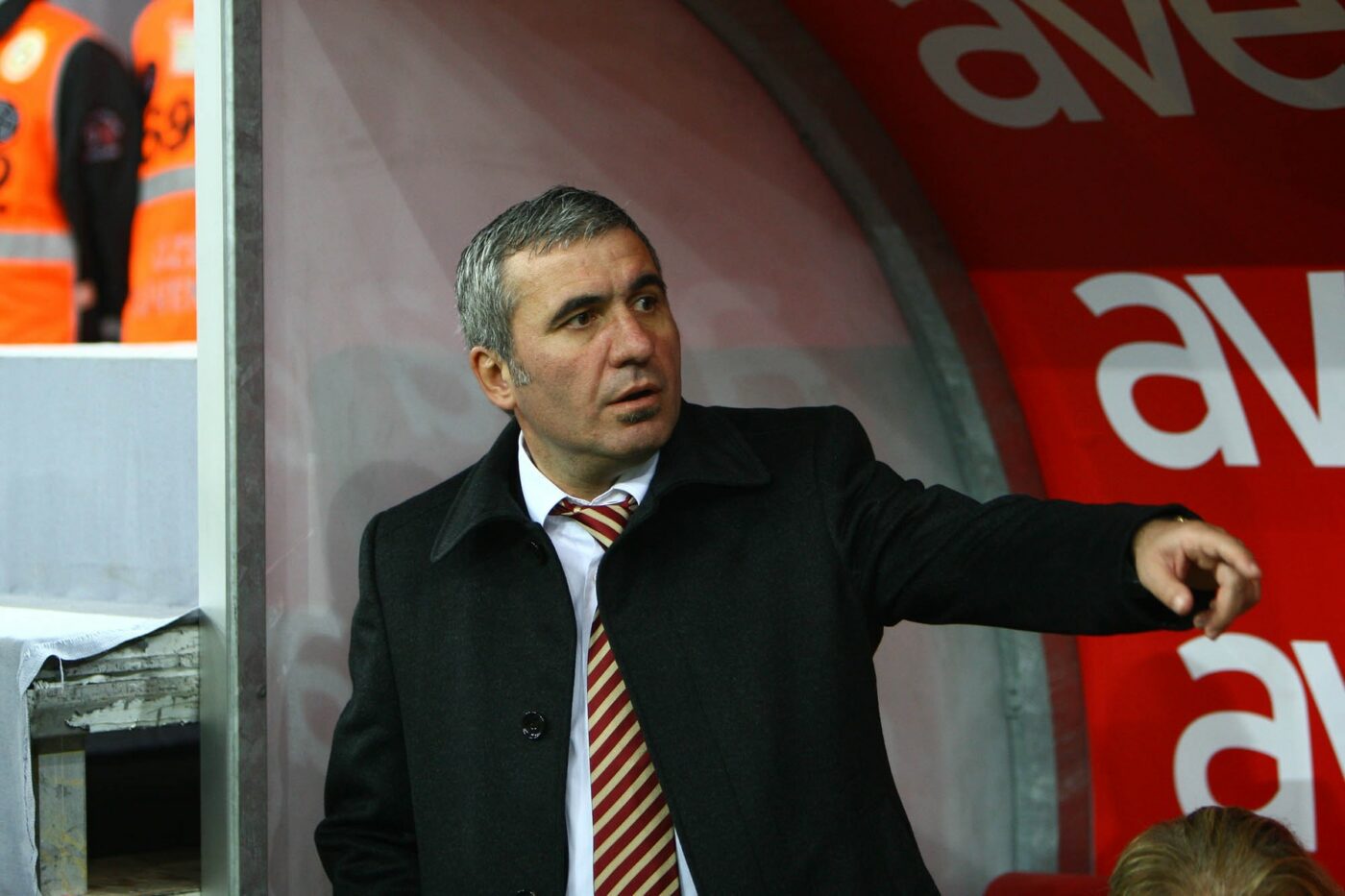 Cum-l-a-distrus-Gica-Hagi-pe-atacantul-roman-de-la-Galatasaray-„Nu-m-a-mai-bagat.-El-era-zeu-n-am-vrut-sa-l-deranjez-1400x933.jpg