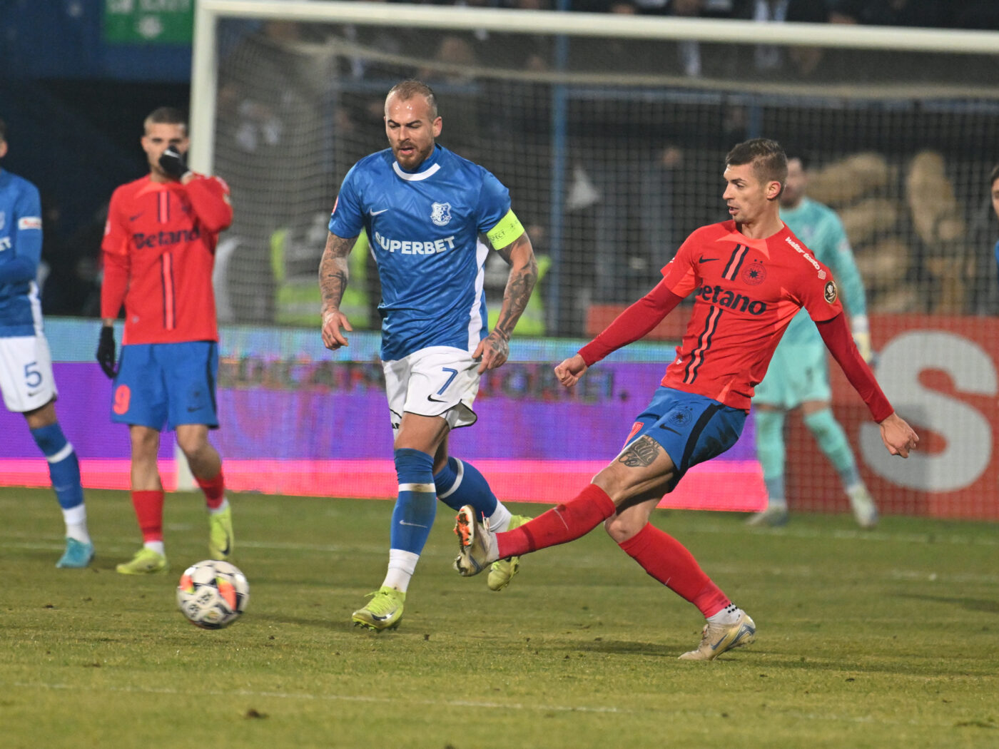 Dezamăgire printre fanii olteni, după ce Universitatea Craiova l-a „pierdut” pe Denis Alibec în faţa FCSB: „Vai de noi, rămânem cu Lukic”
