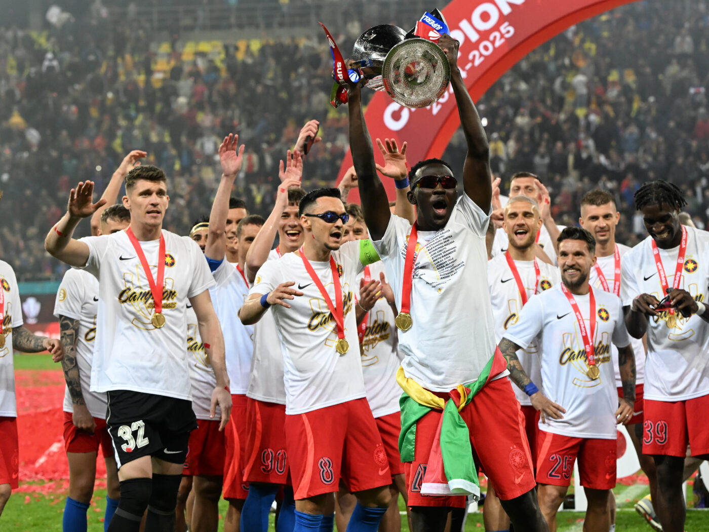 E-gata-Primul-superstar-al-FCSB-care-pleaca-cu-Giovanni-Becali-sef-de-mercato-„Vara-furtunoasa-1400x1050.jpg