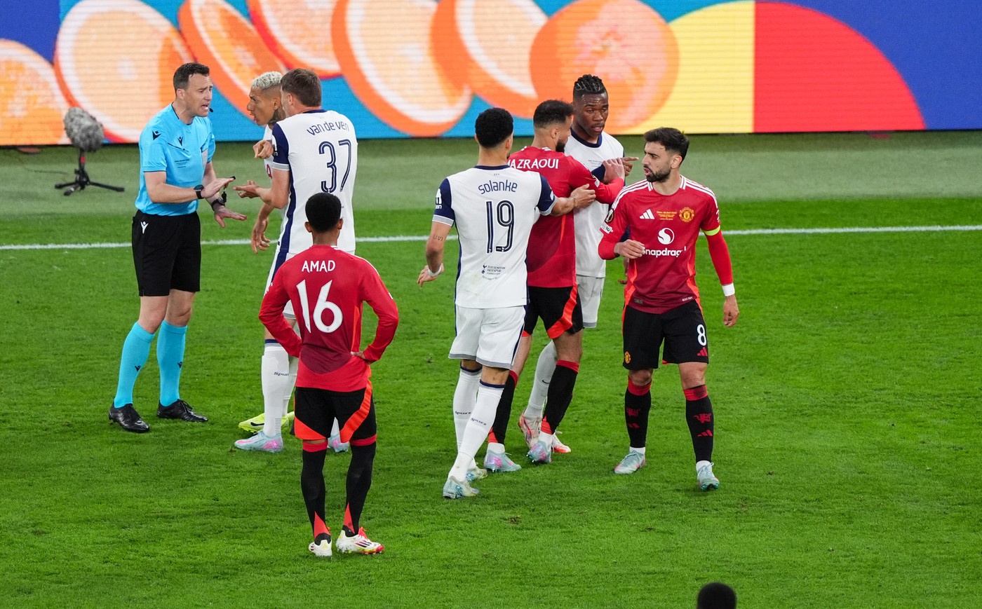 Englezii-le-au-distrus-pe-Tottenham-si-pe-Manchester-United-„Cea-mai-proasta-finala-din-istorie.jpg