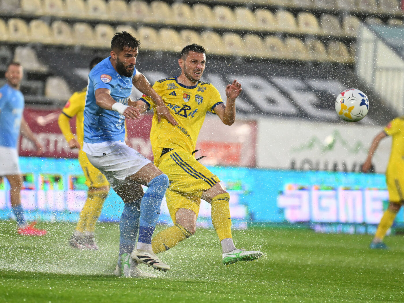 FC Voluntari – Unirea Slobozia 2-1, în manșa tur a barajului de promovare/menținere în Superligă. Ilfovenii au dat lovitura pe final și sunt favoriți la revenirea în primul eșalon!