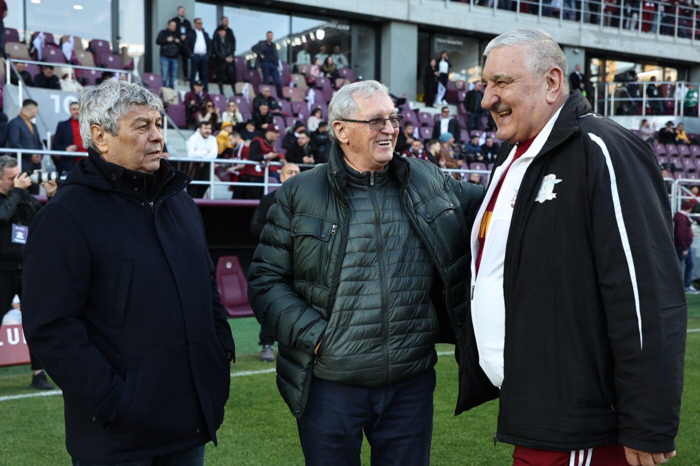 Fostul mare fotbalist român are Parkinson şi, la 79 de ani, are grijă de soția lui, care e imobilizată la pat