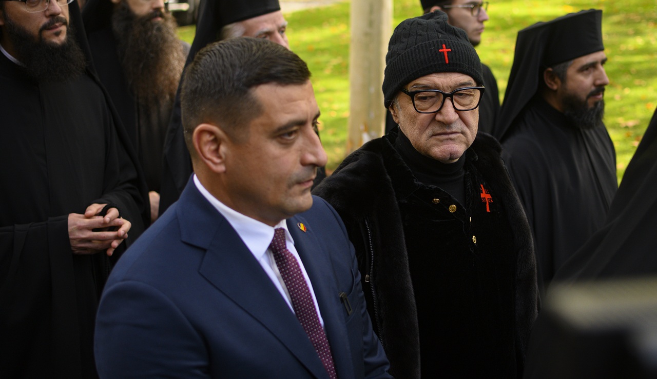 Gigi-Becali-a-primit-un-mesaj-din-5-cuvinte-de-la-George-Simion-„Mi-a-scris-cu-litere-mari-asta.jpg