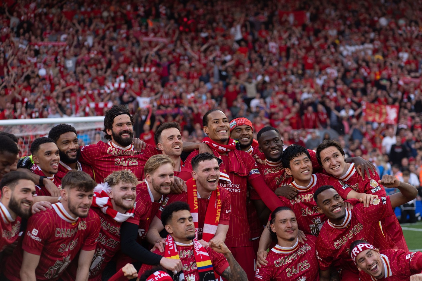 Liverpool vinde fotbalişti de 200.000.000 de euro pentru a finanța o campanie de transferuri cum nu s-a mai văzut pe Anfield
