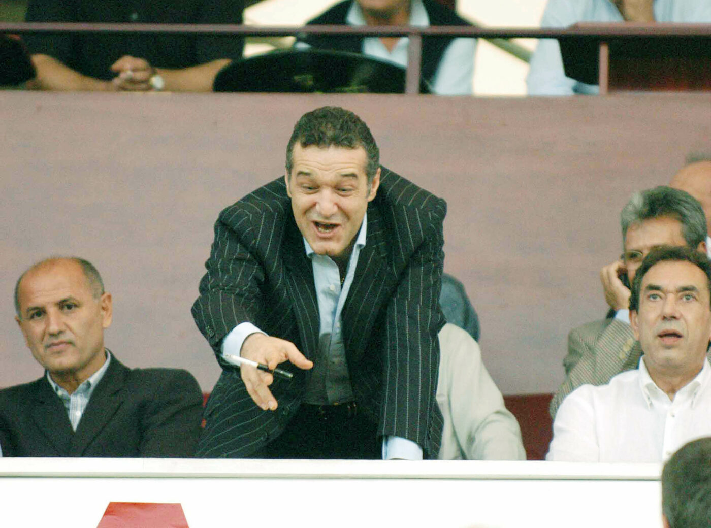„Domnul Becali m-a chemat de trei ori să-mi mărească salariul”. Mijlocaşul, printre favoriții patronului FCSB
