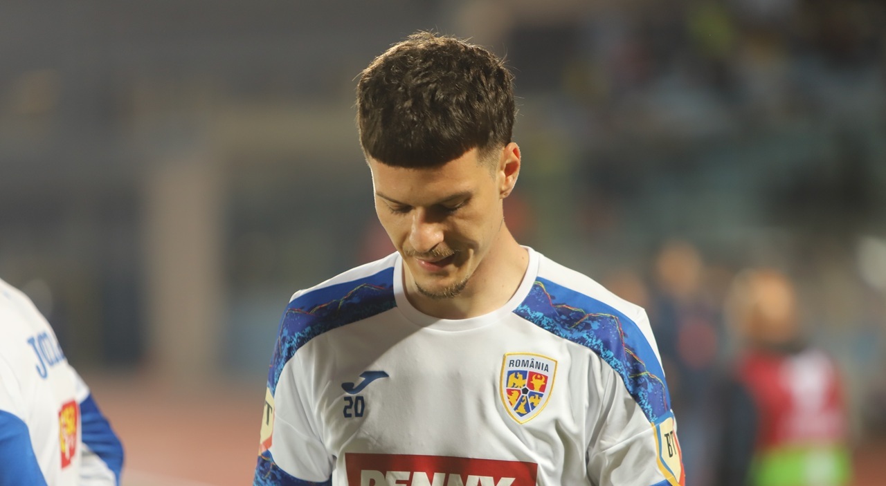 Mircea-Lucescu-a-intervenit-in-forta-in-cazul-Dennis-Man.-Ce-a-vazut-selectionerul-Romaniei-la-antrenamentul-Parmei-„De-asta-sufera-1.jpg