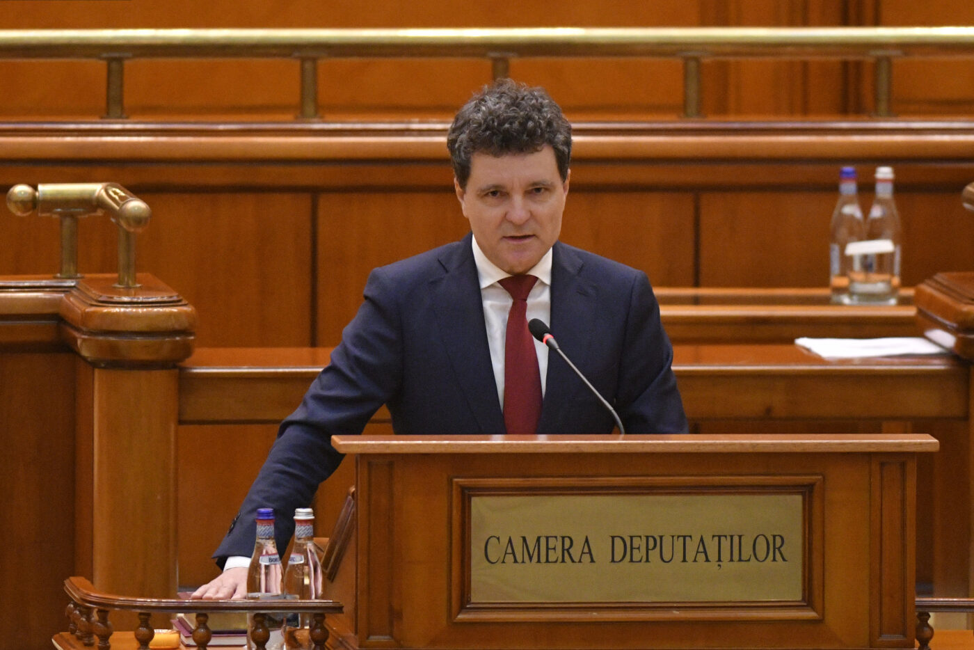 Nicușor Dan i-a dat o lecție lui Gigi Becali în Parlament de o va ține minte toată viața: „Iertați-mă!”