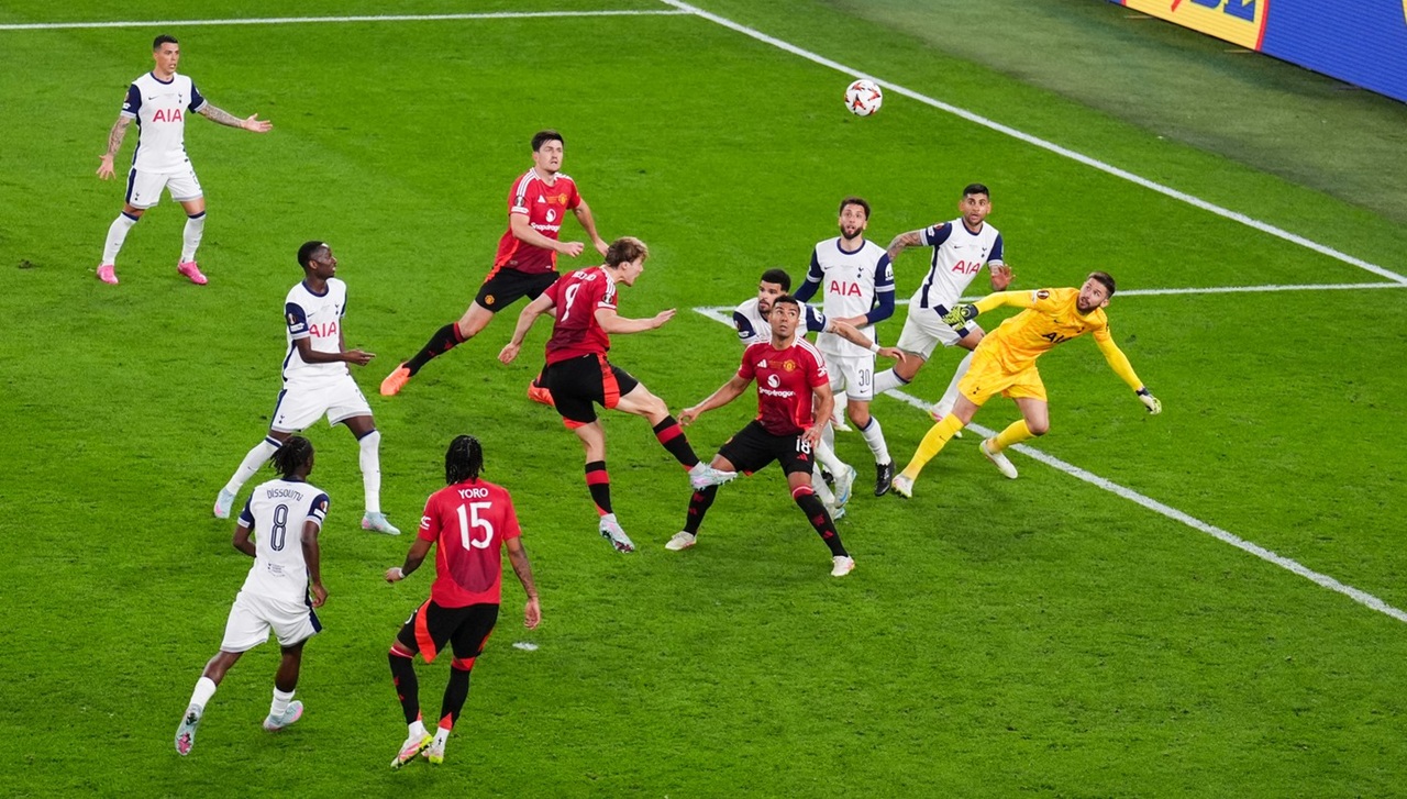 Notele după finala spectaculoasă din Europa League, Tottenham – Man. United 1-0. Londonezii lui Radu Drăgușin cuceresc primul trofeu european după 42 de ani